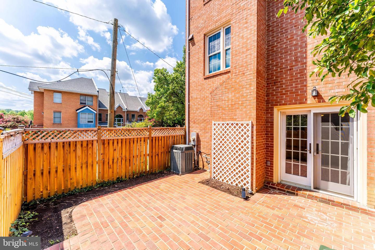 2713 FRANKLIN CT, ALEXANDRIA, Virginia 22302, 3 Bedrooms Bedrooms, ,3 BathroomsBathrooms,Residential,For sale,2713 FRANKLIN CT,VAAX2047590 MLS # VAAX2047590