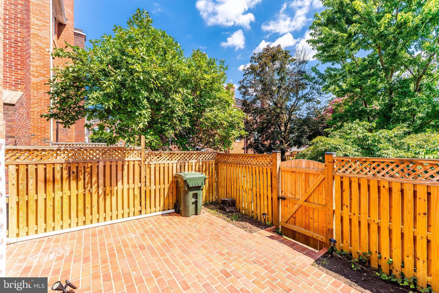 2713 FRANKLIN CT, ALEXANDRIA, Virginia 22302, 3 Bedrooms Bedrooms, ,3 BathroomsBathrooms,Residential,For sale,2713 FRANKLIN CT,VAAX2047590 MLS # VAAX2047590