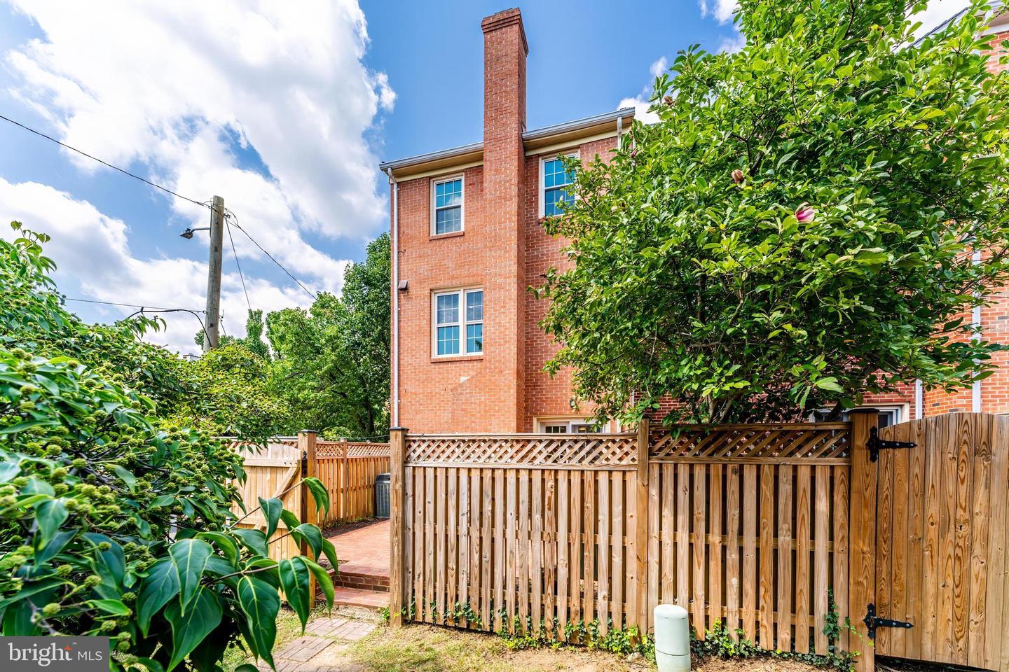 2713 FRANKLIN CT, ALEXANDRIA, Virginia 22302, 3 Bedrooms Bedrooms, ,3 BathroomsBathrooms,Residential,For sale,2713 FRANKLIN CT,VAAX2047590 MLS # VAAX2047590