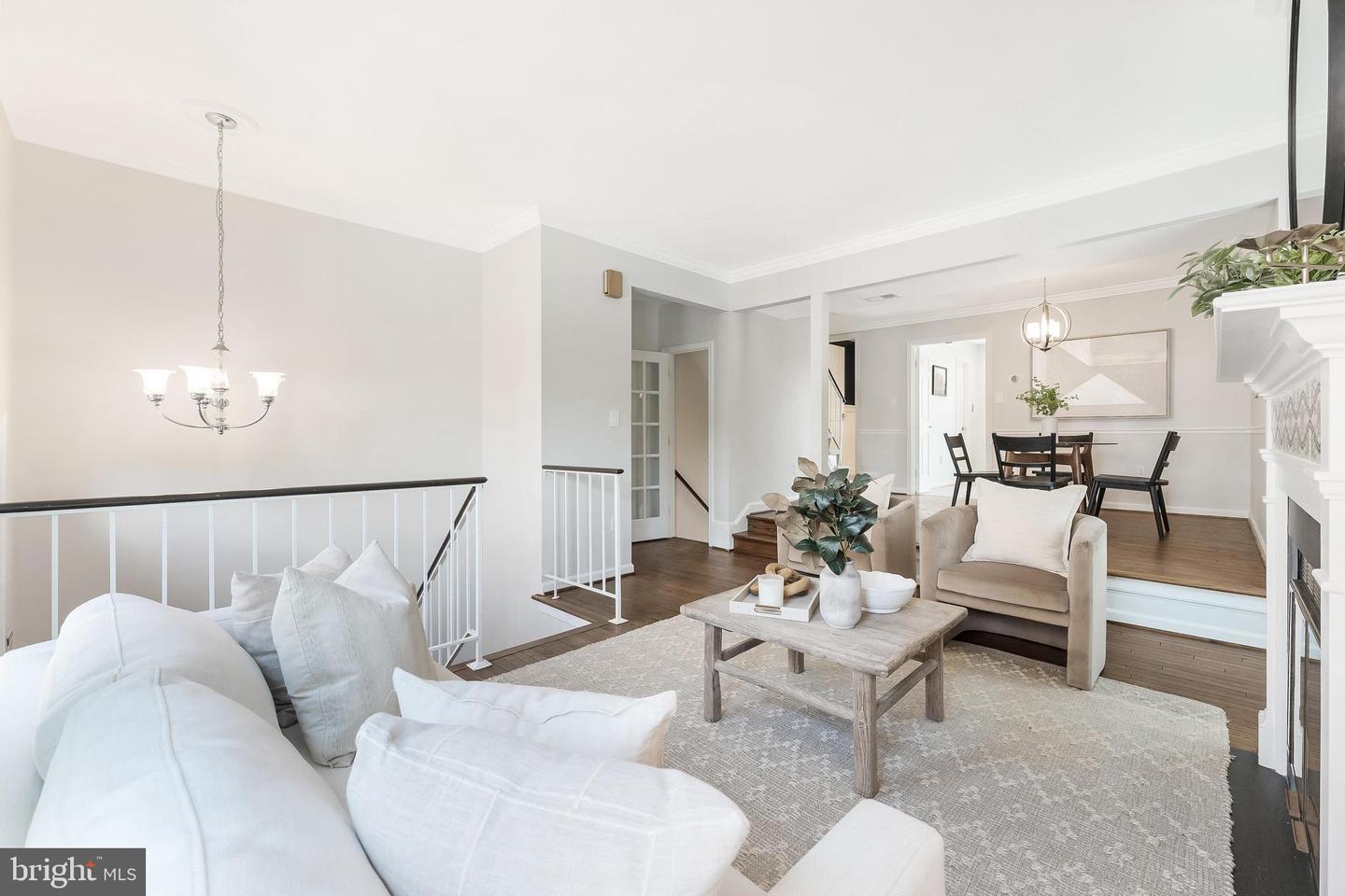 2713 FRANKLIN CT, ALEXANDRIA, Virginia 22302, 3 Bedrooms Bedrooms, ,3 BathroomsBathrooms,Residential,For sale,2713 FRANKLIN CT,VAAX2047590 MLS # VAAX2047590