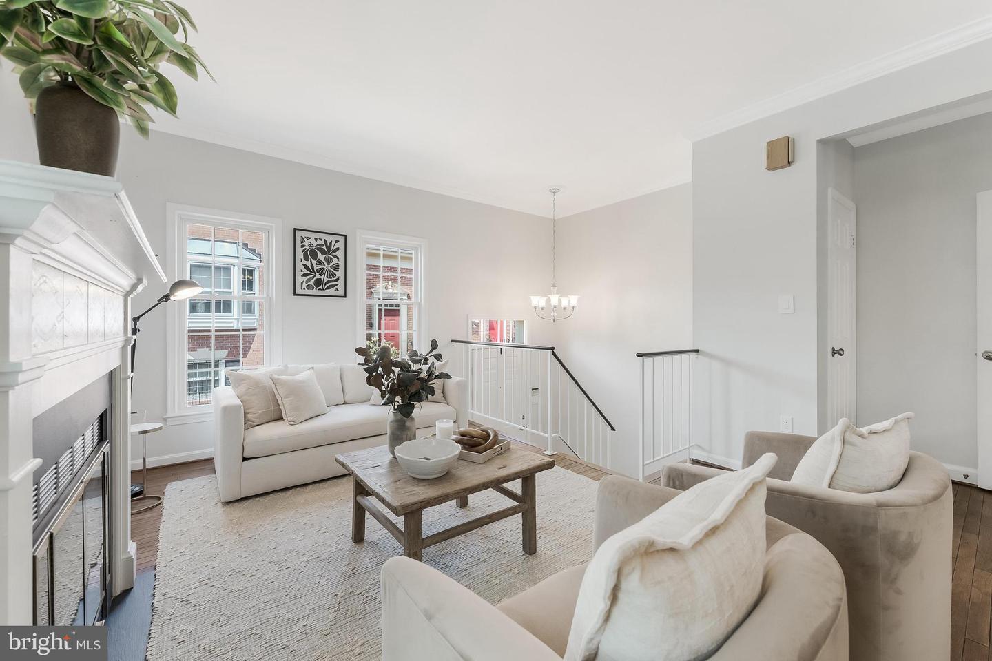 2713 FRANKLIN CT, ALEXANDRIA, Virginia 22302, 3 Bedrooms Bedrooms, ,3 BathroomsBathrooms,Residential,For sale,2713 FRANKLIN CT,VAAX2047590 MLS # VAAX2047590