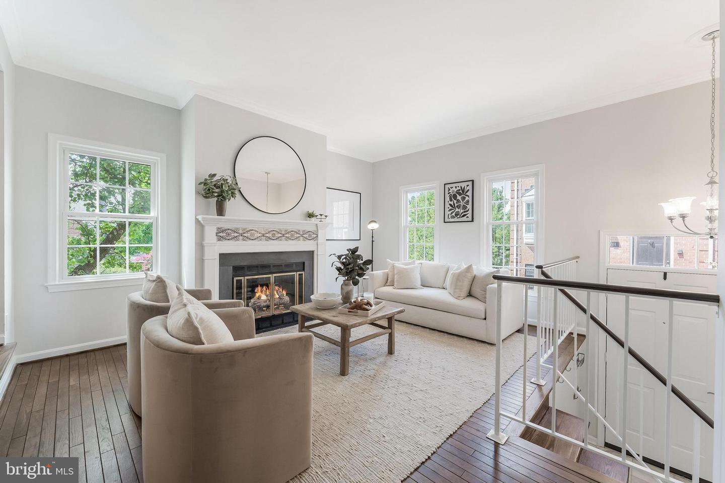 2713 FRANKLIN CT, ALEXANDRIA, Virginia 22302, 3 Bedrooms Bedrooms, ,3 BathroomsBathrooms,Residential,For sale,2713 FRANKLIN CT,VAAX2047590 MLS # VAAX2047590