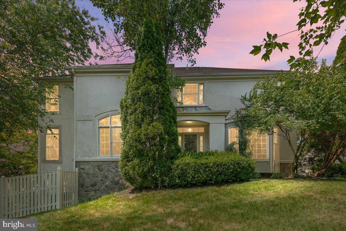 2906 STRATHAVEN PL, VIENNA, Virginia 22181, 5 Bedrooms Bedrooms, ,4 BathroomsBathrooms,Residential,For sale,2906 STRATHAVEN PL,VAFX2256302 MLS # VAFX2256302