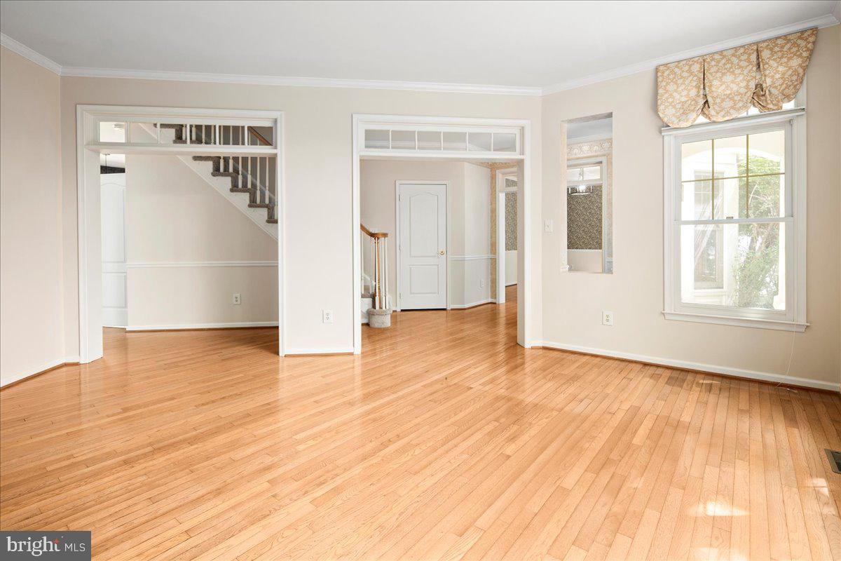 2906 STRATHAVEN PL, VIENNA, Virginia 22181, 5 Bedrooms Bedrooms, ,4 BathroomsBathrooms,Residential,For sale,2906 STRATHAVEN PL,VAFX2256302 MLS # VAFX2256302