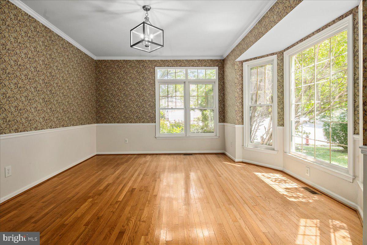 2906 STRATHAVEN PL, VIENNA, Virginia 22181, 5 Bedrooms Bedrooms, ,4 BathroomsBathrooms,Residential,For sale,2906 STRATHAVEN PL,VAFX2256302 MLS # VAFX2256302