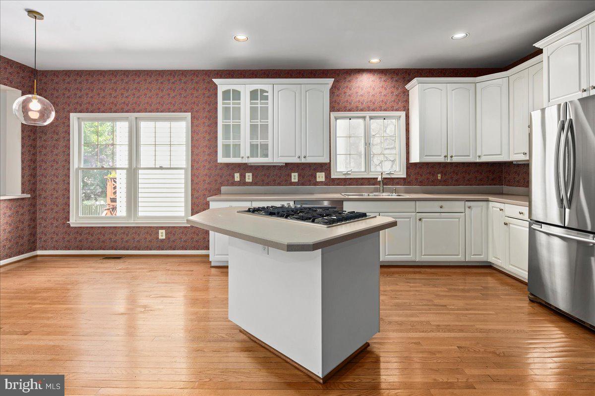 2906 STRATHAVEN PL, VIENNA, Virginia 22181, 5 Bedrooms Bedrooms, ,4 BathroomsBathrooms,Residential,For sale,2906 STRATHAVEN PL,VAFX2256302 MLS # VAFX2256302