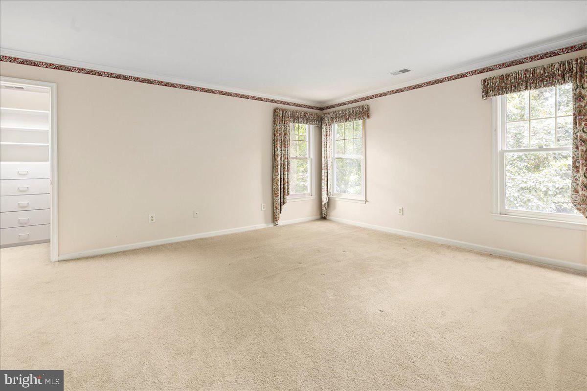 2906 STRATHAVEN PL, VIENNA, Virginia 22181, 5 Bedrooms Bedrooms, ,4 BathroomsBathrooms,Residential,For sale,2906 STRATHAVEN PL,VAFX2256302 MLS # VAFX2256302