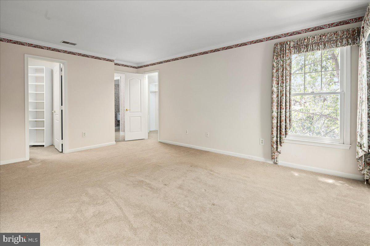 2906 STRATHAVEN PL, VIENNA, Virginia 22181, 5 Bedrooms Bedrooms, ,4 BathroomsBathrooms,Residential,For sale,2906 STRATHAVEN PL,VAFX2256302 MLS # VAFX2256302