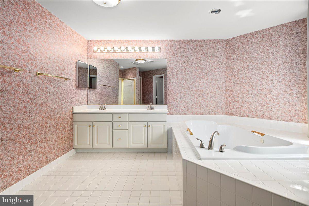 2906 STRATHAVEN PL, VIENNA, Virginia 22181, 5 Bedrooms Bedrooms, ,4 BathroomsBathrooms,Residential,For sale,2906 STRATHAVEN PL,VAFX2256302 MLS # VAFX2256302