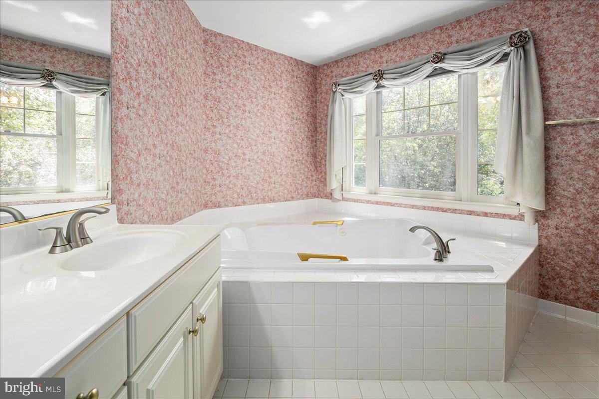 2906 STRATHAVEN PL, VIENNA, Virginia 22181, 5 Bedrooms Bedrooms, ,4 BathroomsBathrooms,Residential,For sale,2906 STRATHAVEN PL,VAFX2256302 MLS # VAFX2256302