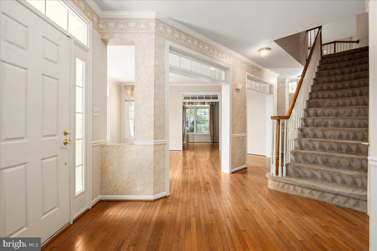 2906 STRATHAVEN PL, VIENNA, Virginia 22181, 5 Bedrooms Bedrooms, ,4 BathroomsBathrooms,Residential,For sale,2906 STRATHAVEN PL,VAFX2256302 MLS # VAFX2256302
