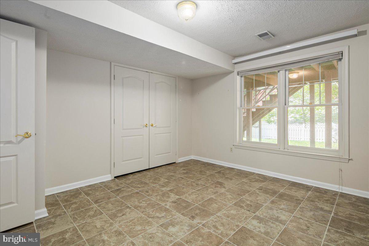 2906 STRATHAVEN PL, VIENNA, Virginia 22181, 5 Bedrooms Bedrooms, ,4 BathroomsBathrooms,Residential,For sale,2906 STRATHAVEN PL,VAFX2256302 MLS # VAFX2256302