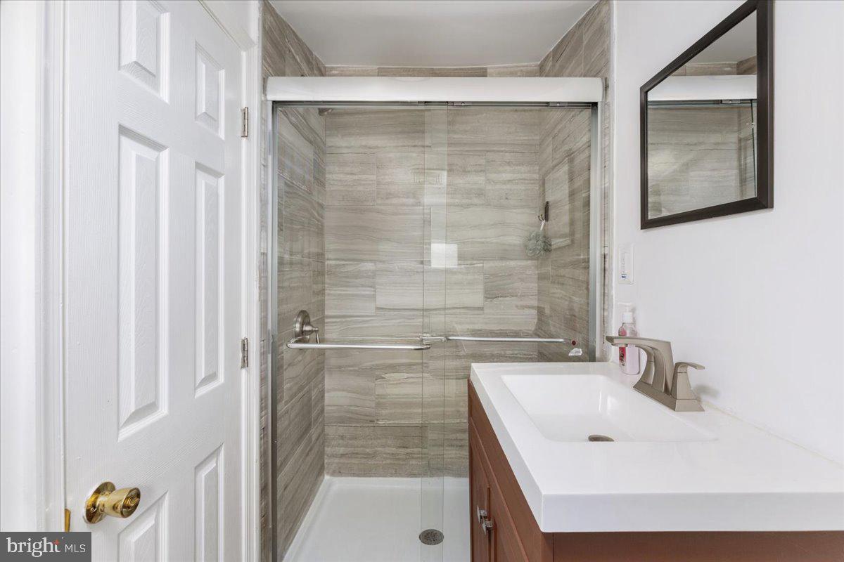 79 BENTONVILLE RD, BENTONVILLE, Virginia 22610, 3 Bedrooms Bedrooms, ,2 BathroomsBathrooms,Residential,For sale,79 BENTONVILLE RD,VAWR2011746 MLS # VAWR2011746