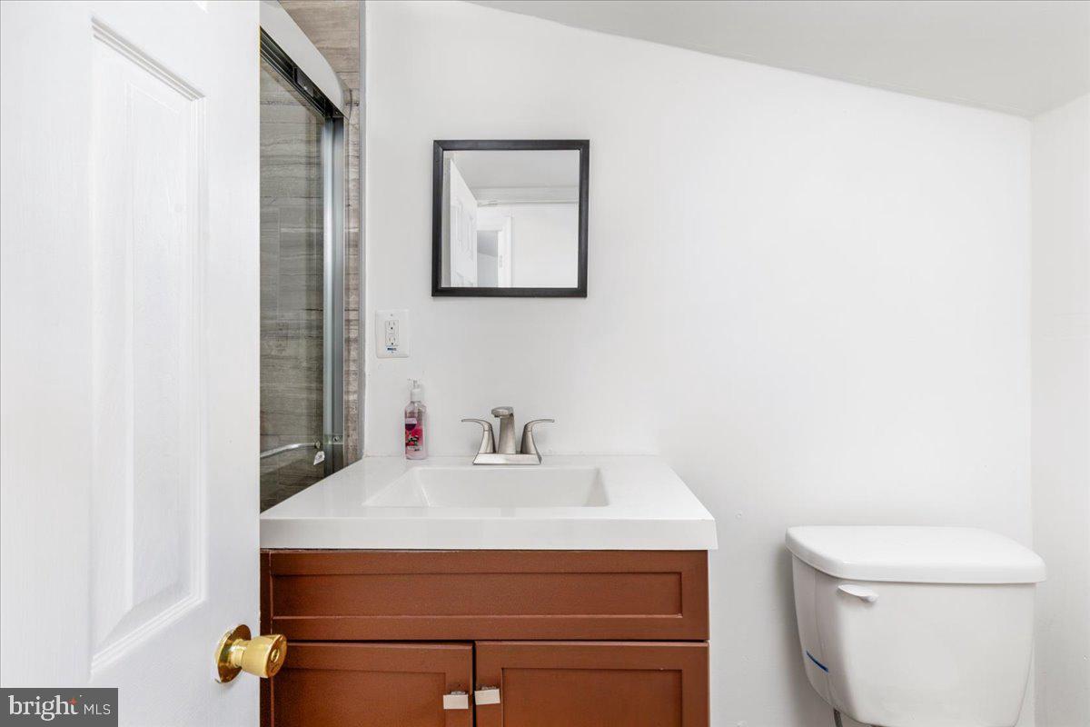 79 BENTONVILLE RD, BENTONVILLE, Virginia 22610, 3 Bedrooms Bedrooms, ,2 BathroomsBathrooms,Residential,For sale,79 BENTONVILLE RD,VAWR2011746 MLS # VAWR2011746
