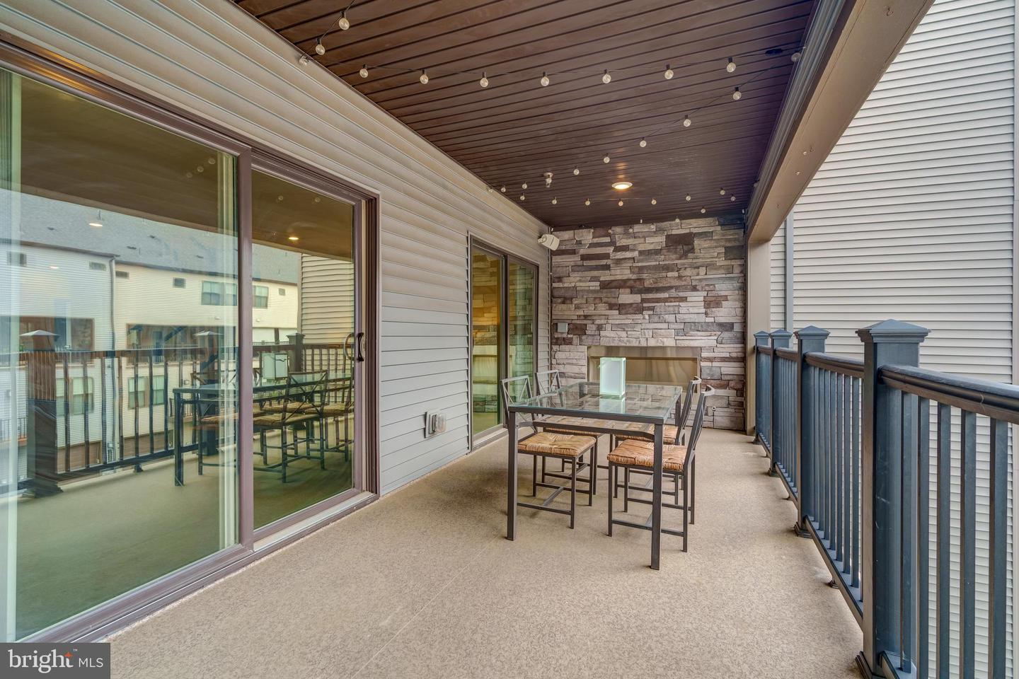 13248 LAKE WOODLAND WAY #5B, HERNDON, Virginia 20171, 3 Bedrooms Bedrooms, ,2 BathroomsBathrooms,Residential,For sale,13248 LAKE WOODLAND WAY #5B,VAFX2256532 MLS # VAFX2256532