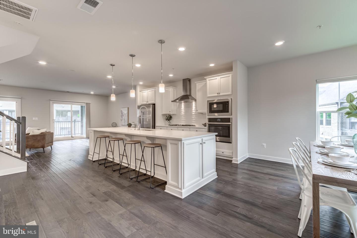13248 LAKE WOODLAND WAY #5B, HERNDON, Virginia 20171, 3 Bedrooms Bedrooms, ,2 BathroomsBathrooms,Residential,For sale,13248 LAKE WOODLAND WAY #5B,VAFX2256532 MLS # VAFX2256532
