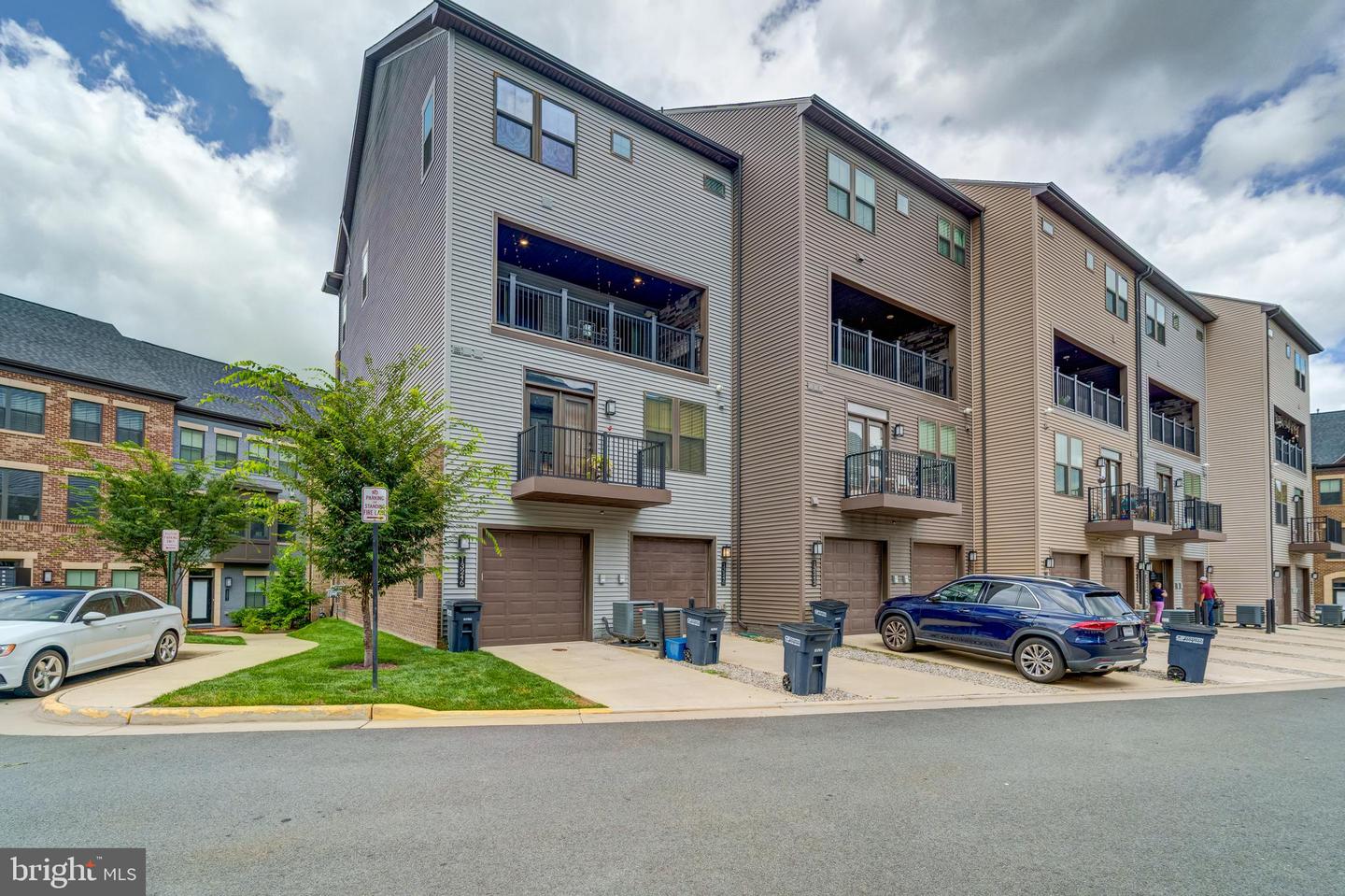 13248 LAKE WOODLAND WAY #5B, HERNDON, Virginia 20171, 3 Bedrooms Bedrooms, ,2 BathroomsBathrooms,Residential,For sale,13248 LAKE WOODLAND WAY #5B,VAFX2256532 MLS # VAFX2256532