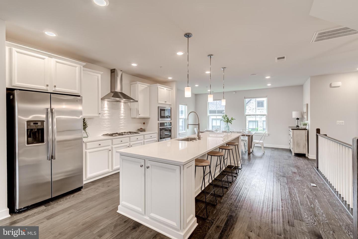 13248 LAKE WOODLAND WAY #5B, HERNDON, Virginia 20171, 3 Bedrooms Bedrooms, ,2 BathroomsBathrooms,Residential,For sale,13248 LAKE WOODLAND WAY #5B,VAFX2256532 MLS # VAFX2256532