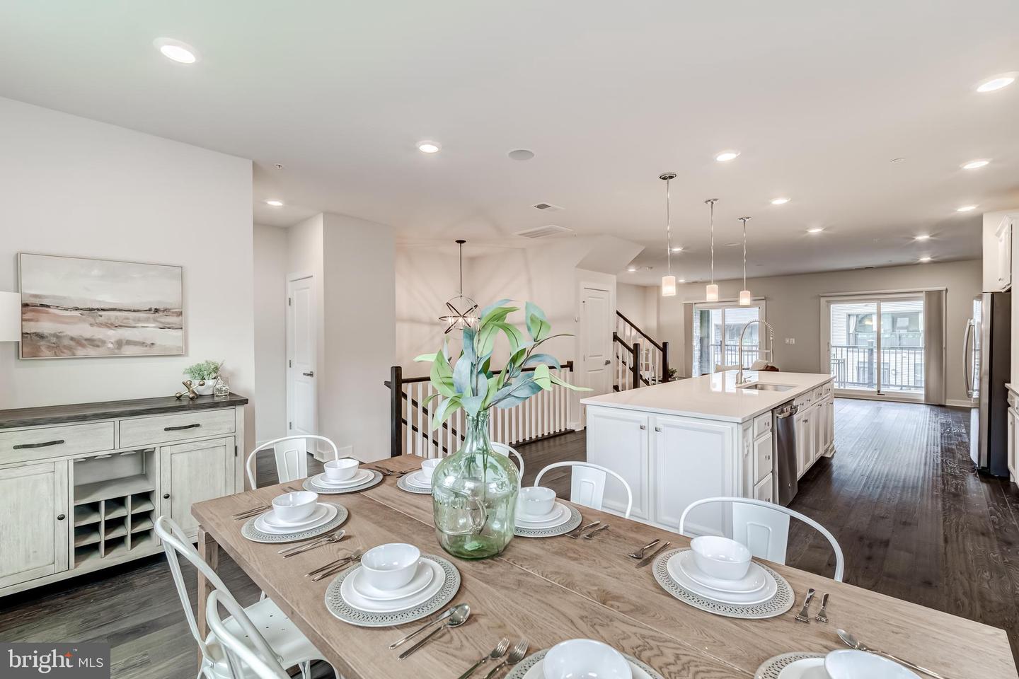 13248 LAKE WOODLAND WAY #5B, HERNDON, Virginia 20171, 3 Bedrooms Bedrooms, ,2 BathroomsBathrooms,Residential,For sale,13248 LAKE WOODLAND WAY #5B,VAFX2256532 MLS # VAFX2256532