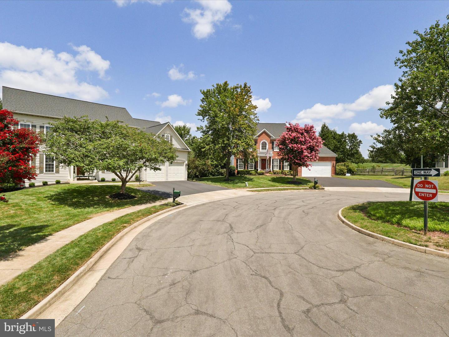 14008 GARROW CT, BRISTOW, Virginia 20136, 5 Bedrooms Bedrooms, 10 Rooms Rooms,4 BathroomsBathrooms,Residential,For sale,14008 GARROW CT,VAPW2099646 MLS # VAPW2099646