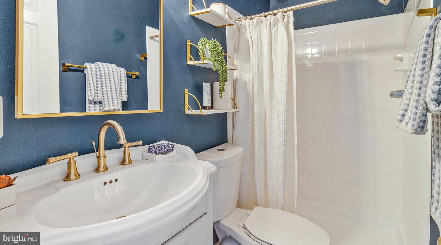 234 12TH PL NE, WASHINGTON, District Of Columbia 20002, 3 Bedrooms Bedrooms, ,2 BathroomsBathrooms,Residential,For sale,234 12TH PL NE,DCDC2211252 MLS # DCDC2211252
