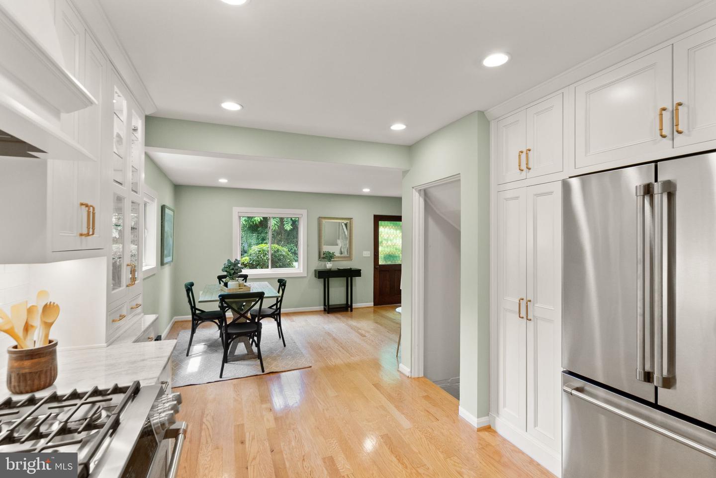 6633 FISHER AVE, FALLS CHURCH, Virginia 22046, 4 Bedrooms Bedrooms, ,3 BathroomsBathrooms,Residential,For sale,6633 FISHER AVE,VAFX2256710 MLS # VAFX2256710