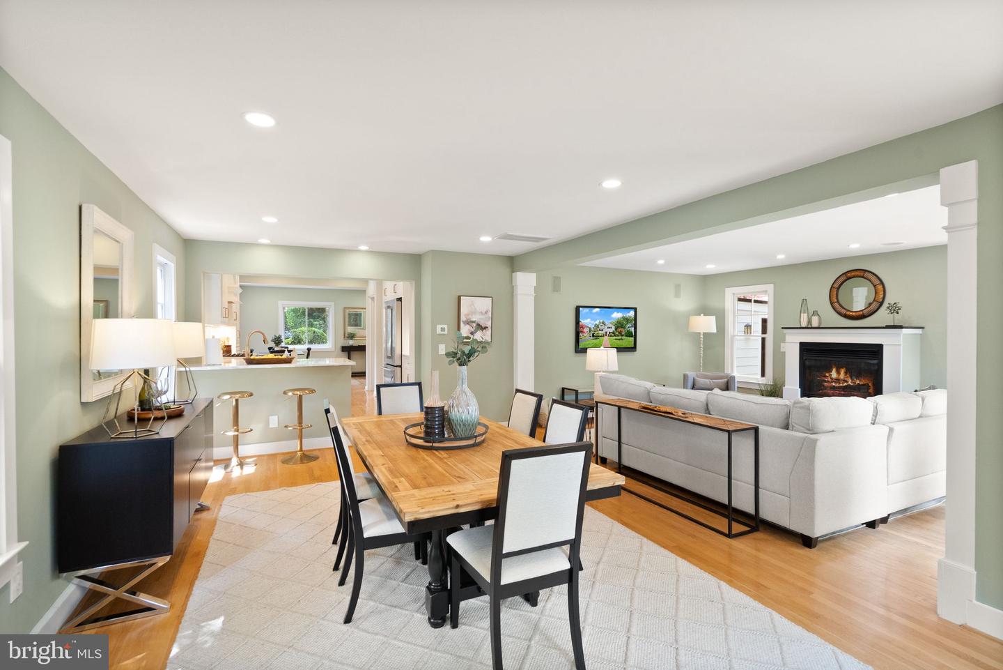 6633 FISHER AVE, FALLS CHURCH, Virginia 22046, 4 Bedrooms Bedrooms, ,3 BathroomsBathrooms,Residential,For sale,6633 FISHER AVE,VAFX2256710 MLS # VAFX2256710