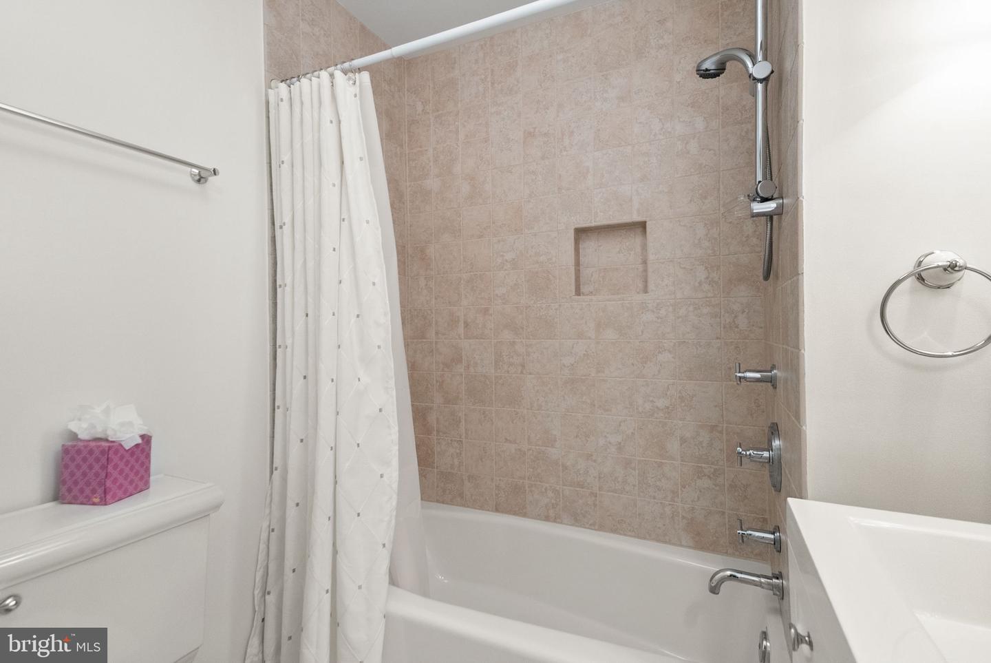 6633 FISHER AVE, FALLS CHURCH, Virginia 22046, 4 Bedrooms Bedrooms, ,3 BathroomsBathrooms,Residential,For sale,6633 FISHER AVE,VAFX2256710 MLS # VAFX2256710