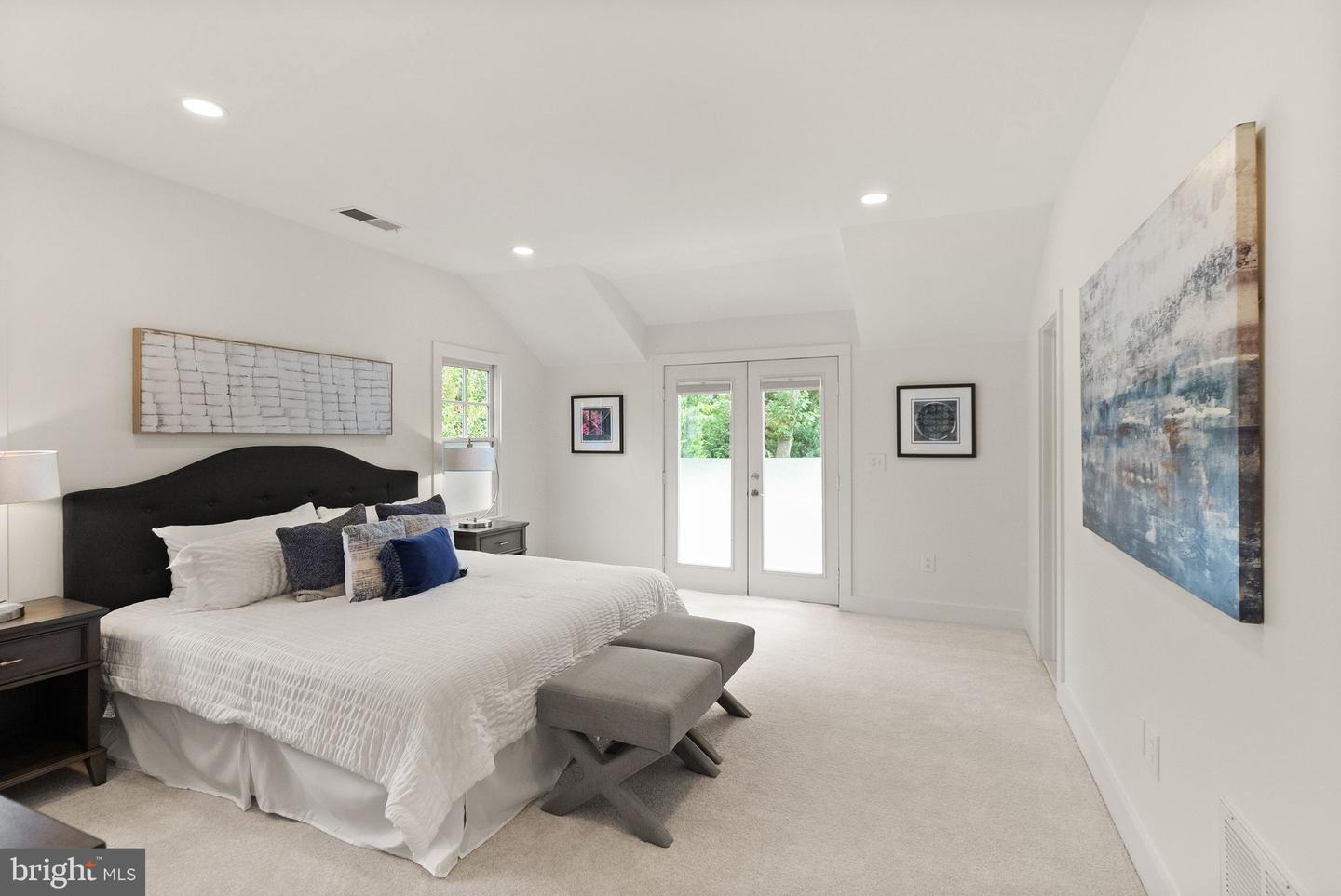 6633 FISHER AVE, FALLS CHURCH, Virginia 22046, 4 Bedrooms Bedrooms, ,3 BathroomsBathrooms,Residential,For sale,6633 FISHER AVE,VAFX2256710 MLS # VAFX2256710