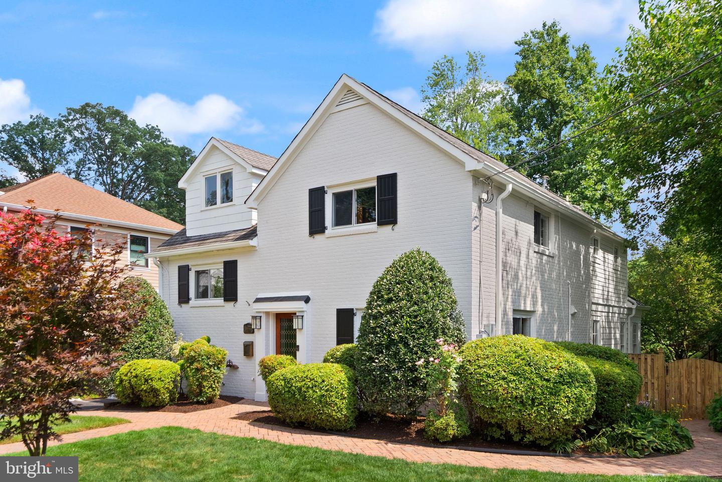 6633 FISHER AVE, FALLS CHURCH, Virginia 22046, 4 Bedrooms Bedrooms, ,3 BathroomsBathrooms,Residential,For sale,6633 FISHER AVE,VAFX2256710 MLS # VAFX2256710