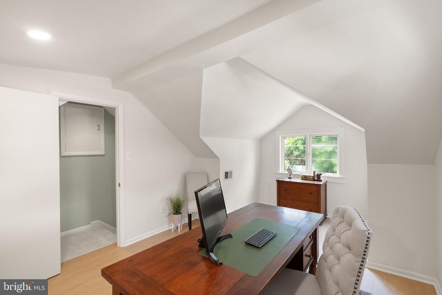 6633 FISHER AVE, FALLS CHURCH, Virginia 22046, 4 Bedrooms Bedrooms, ,3 BathroomsBathrooms,Residential,For sale,6633 FISHER AVE,VAFX2256710 MLS # VAFX2256710