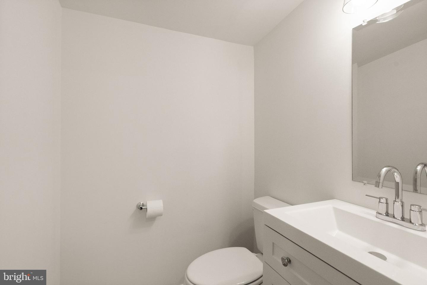 6633 FISHER AVE, FALLS CHURCH, Virginia 22046, 4 Bedrooms Bedrooms, ,3 BathroomsBathrooms,Residential,For sale,6633 FISHER AVE,VAFX2256710 MLS # VAFX2256710