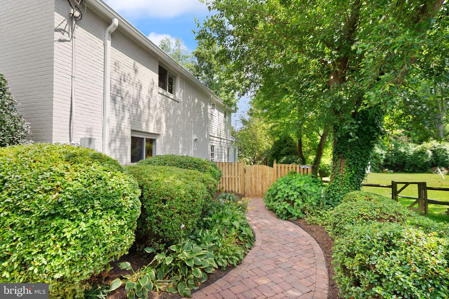 6633 FISHER AVE, FALLS CHURCH, Virginia 22046, 4 Bedrooms Bedrooms, ,3 BathroomsBathrooms,Residential,For sale,6633 FISHER AVE,VAFX2256710 MLS # VAFX2256710