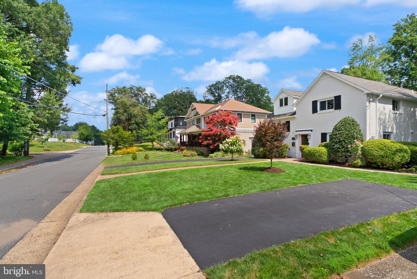 6633 FISHER AVE, FALLS CHURCH, Virginia 22046, 4 Bedrooms Bedrooms, ,3 BathroomsBathrooms,Residential,For sale,6633 FISHER AVE,VAFX2256710 MLS # VAFX2256710