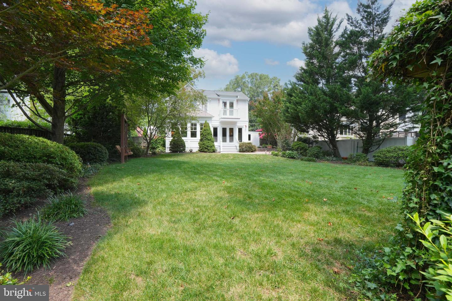 6633 FISHER AVE, FALLS CHURCH, Virginia 22046, 4 Bedrooms Bedrooms, ,3 BathroomsBathrooms,Residential,For sale,6633 FISHER AVE,VAFX2256710 MLS # VAFX2256710