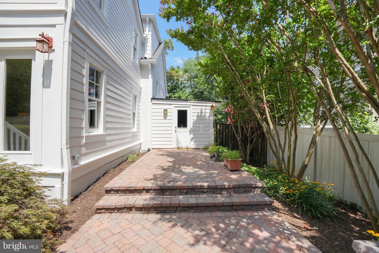 6633 FISHER AVE, FALLS CHURCH, Virginia 22046, 4 Bedrooms Bedrooms, ,3 BathroomsBathrooms,Residential,For sale,6633 FISHER AVE,VAFX2256710 MLS # VAFX2256710