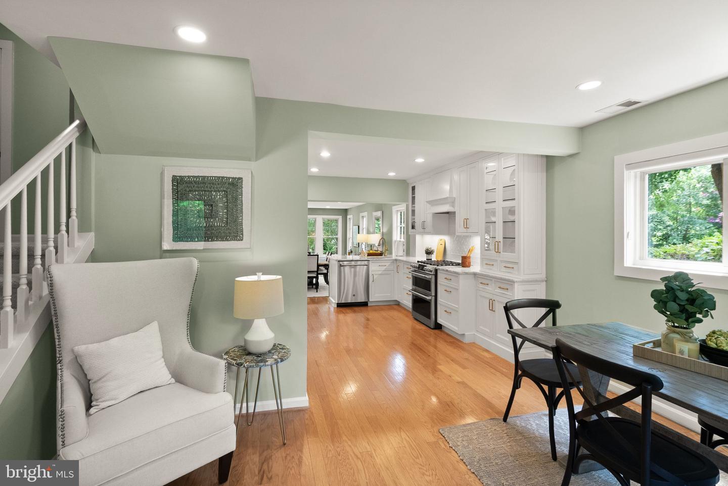 6633 FISHER AVE, FALLS CHURCH, Virginia 22046, 4 Bedrooms Bedrooms, ,3 BathroomsBathrooms,Residential,For sale,6633 FISHER AVE,VAFX2256710 MLS # VAFX2256710