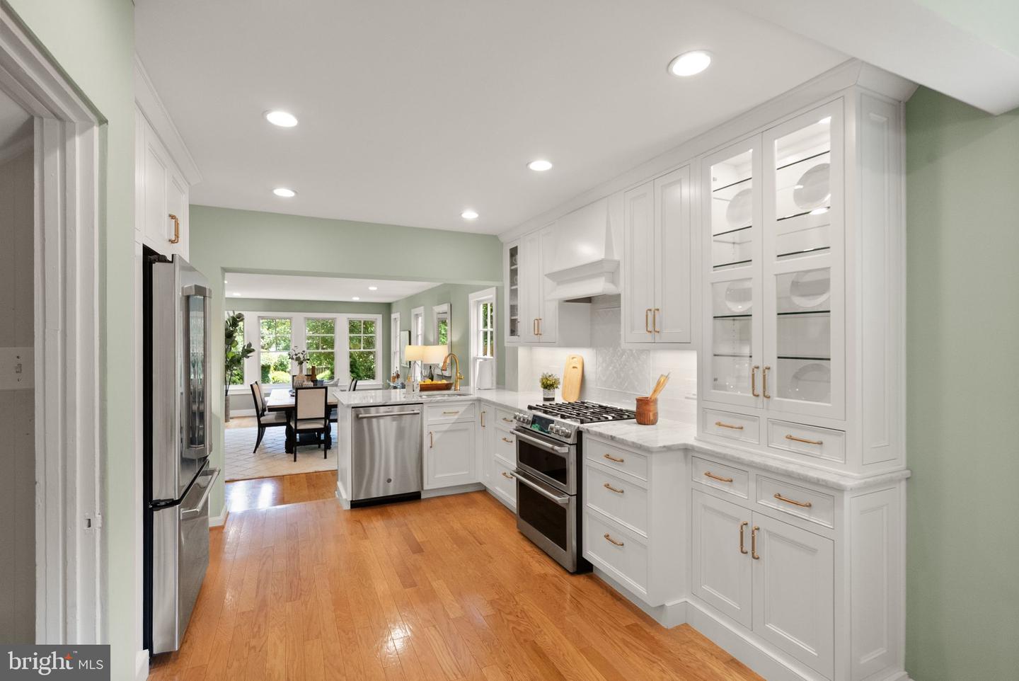 6633 FISHER AVE, FALLS CHURCH, Virginia 22046, 4 Bedrooms Bedrooms, ,3 BathroomsBathrooms,Residential,For sale,6633 FISHER AVE,VAFX2256710 MLS # VAFX2256710