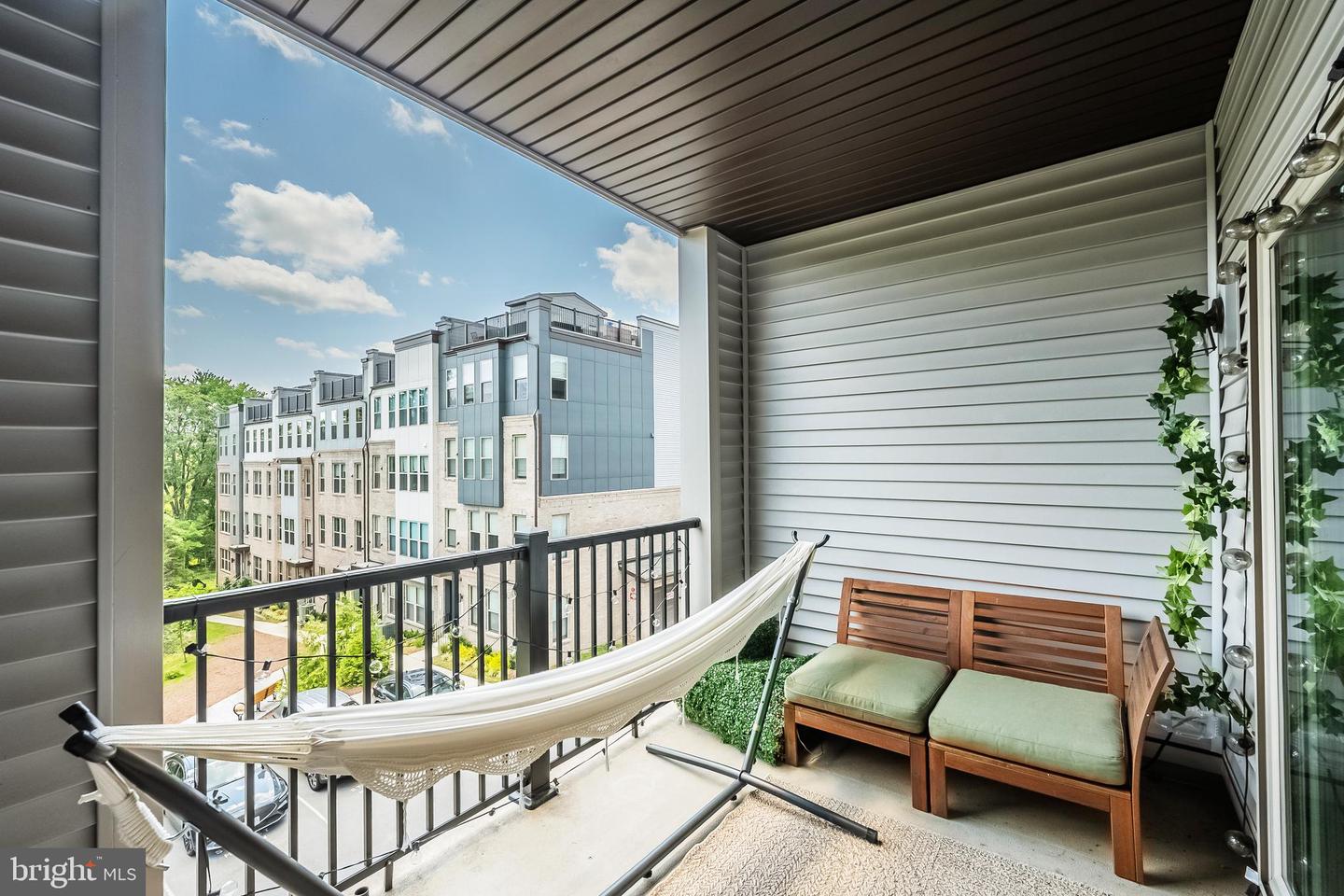 13506 INNOVATION STATION LOOP #2B, HERNDON, Virginia 20171, 3 Bedrooms Bedrooms, ,2 BathroomsBathrooms,Residential,For sale,13506 INNOVATION STATION LOOP #2B,VAFX2256732 MLS # VAFX2256732