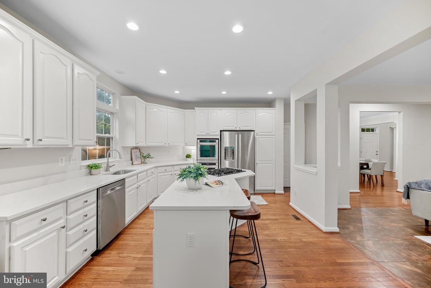 7016 CLIFTON KNOLL CT, ALEXANDRIA, Virginia 22315, 4 Bedrooms Bedrooms, ,3 BathroomsBathrooms,Residential,For sale,7016 CLIFTON KNOLL CT,VAFX2256736 MLS # VAFX2256736