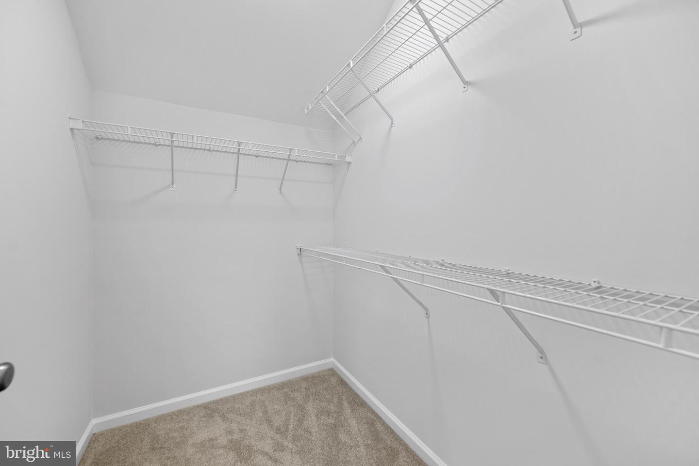 7016 CLIFTON KNOLL CT, ALEXANDRIA, Virginia 22315, 4 Bedrooms Bedrooms, ,3 BathroomsBathrooms,Residential,For sale,7016 CLIFTON KNOLL CT,VAFX2256736 MLS # VAFX2256736