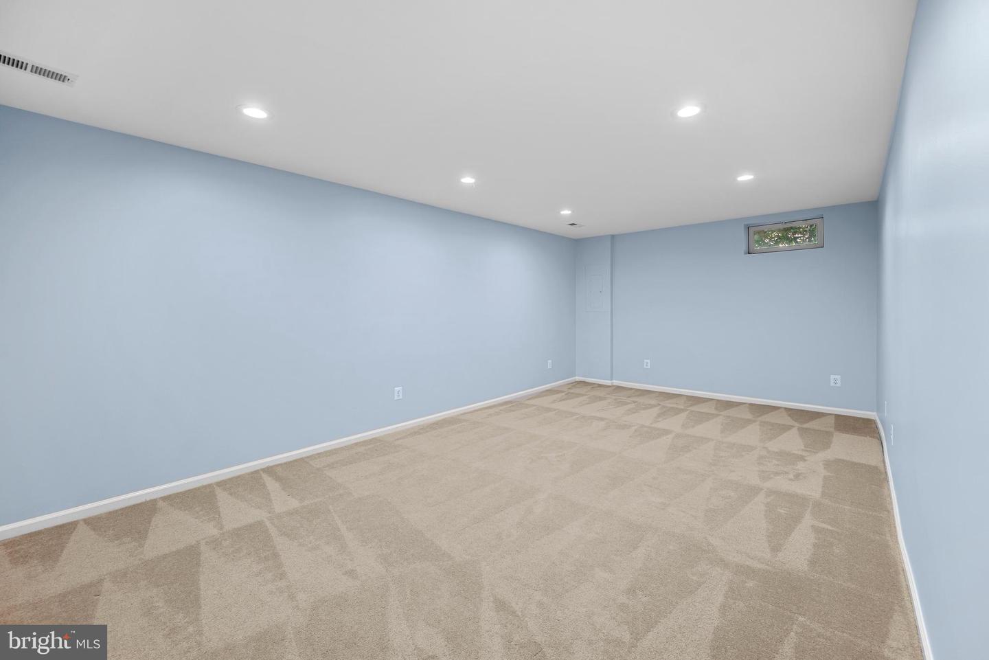 7016 CLIFTON KNOLL CT, ALEXANDRIA, Virginia 22315, 4 Bedrooms Bedrooms, ,3 BathroomsBathrooms,Residential,For sale,7016 CLIFTON KNOLL CT,VAFX2256736 MLS # VAFX2256736