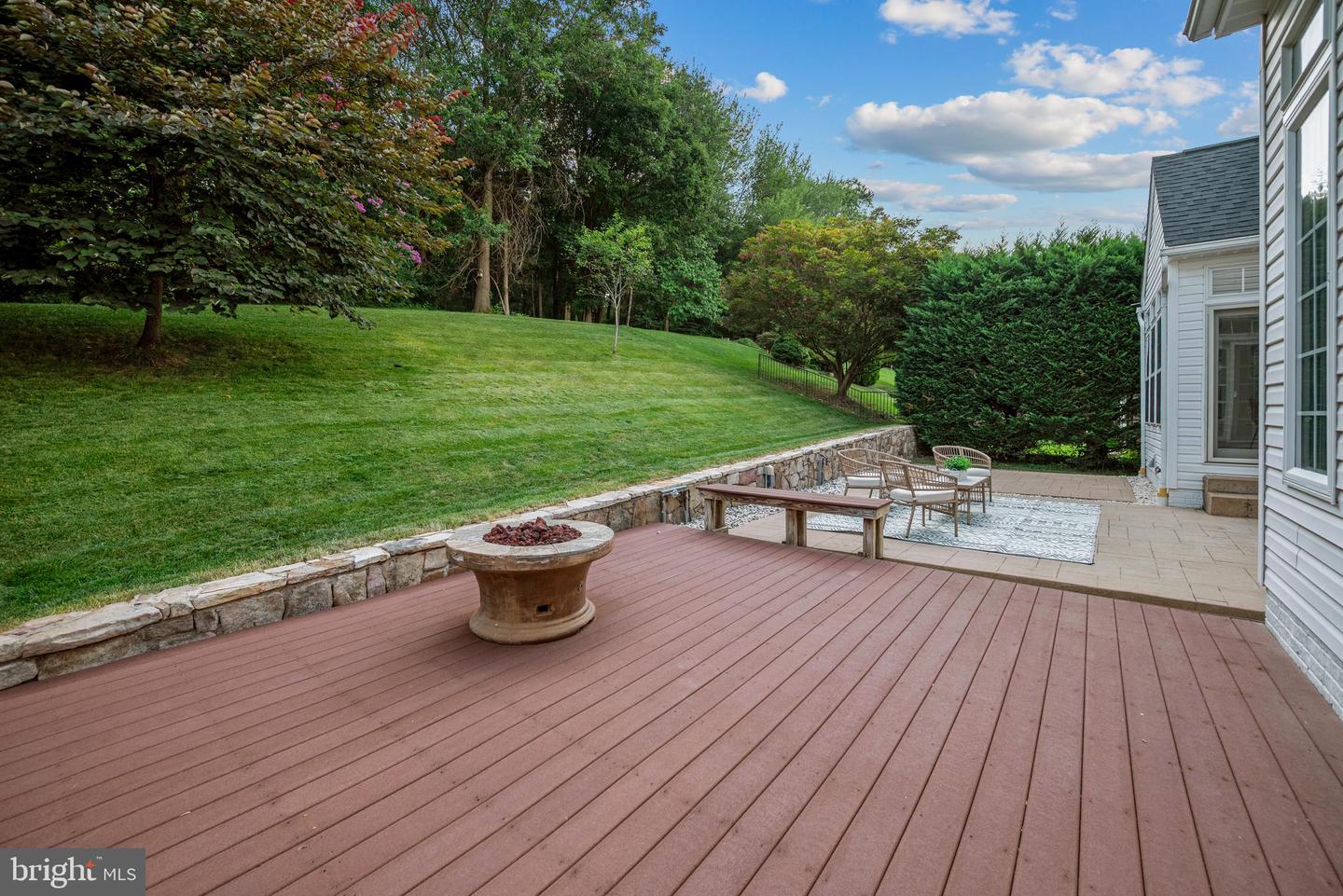 7016 CLIFTON KNOLL CT, ALEXANDRIA, Virginia 22315, 4 Bedrooms Bedrooms, ,3 BathroomsBathrooms,Residential,For sale,7016 CLIFTON KNOLL CT,VAFX2256736 MLS # VAFX2256736