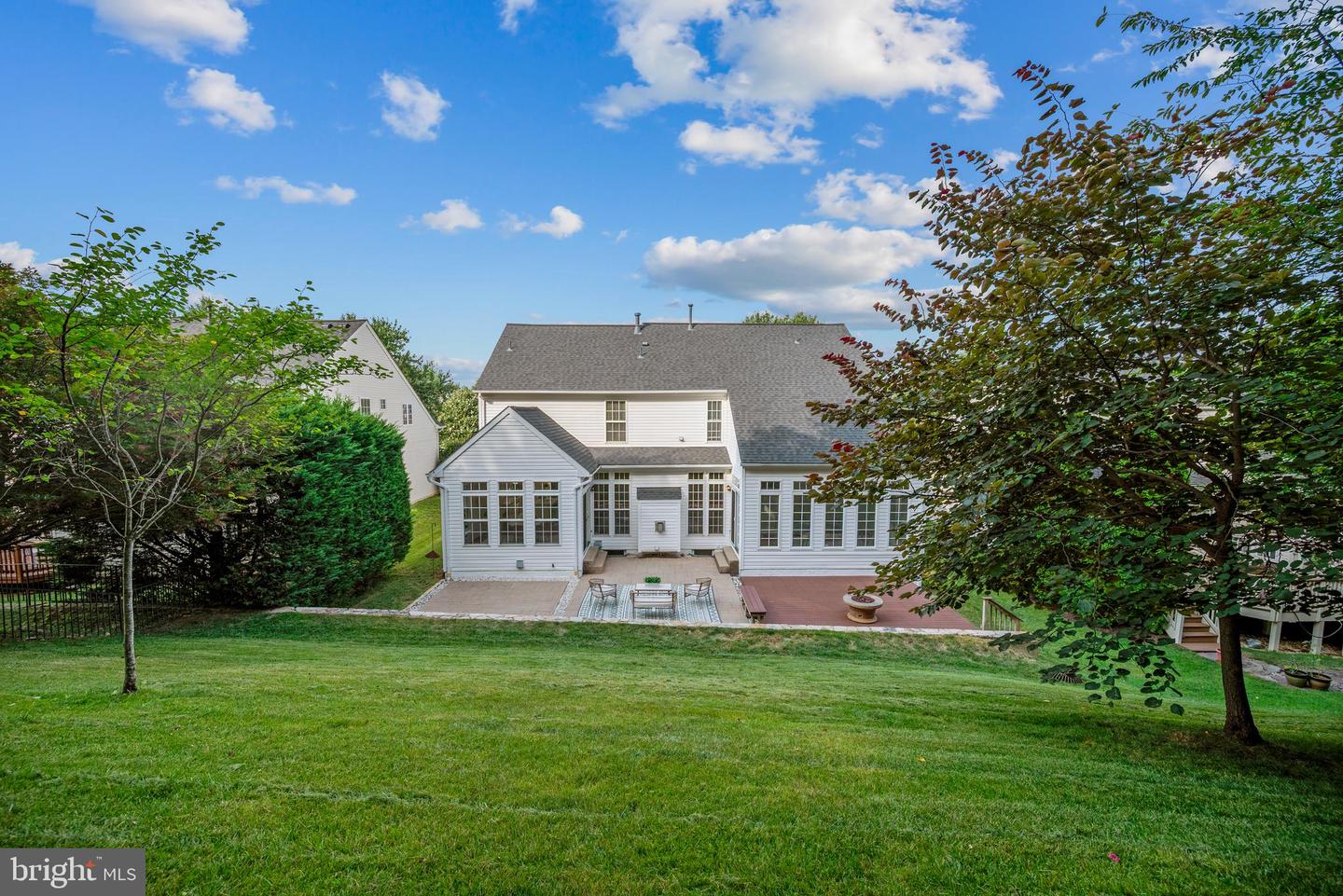 7016 CLIFTON KNOLL CT, ALEXANDRIA, Virginia 22315, 4 Bedrooms Bedrooms, ,3 BathroomsBathrooms,Residential,For sale,7016 CLIFTON KNOLL CT,VAFX2256736 MLS # VAFX2256736