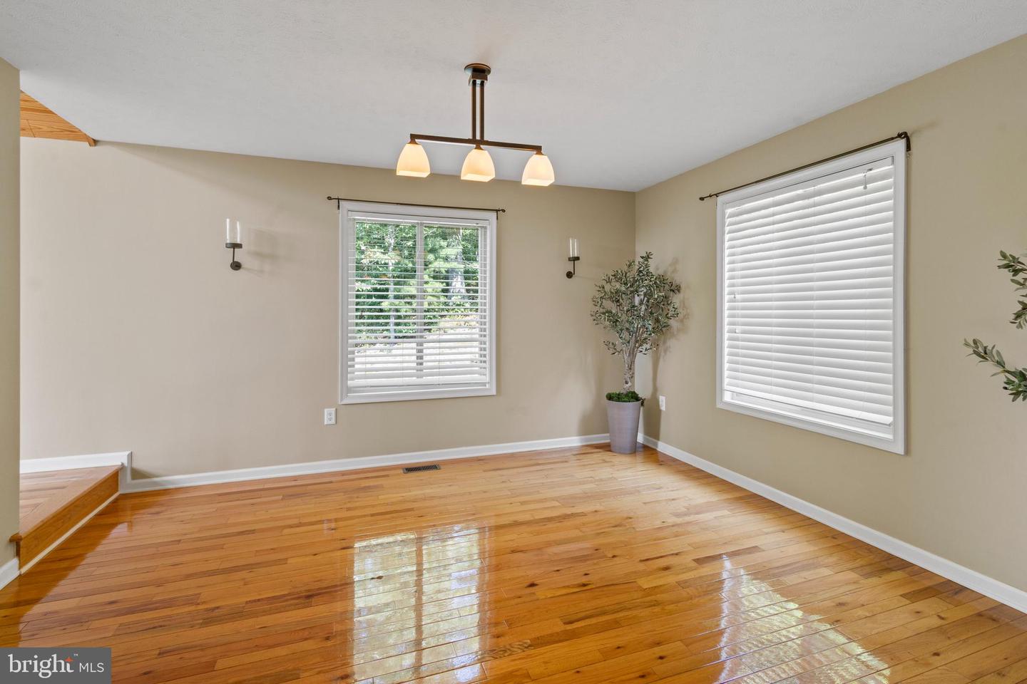 186 HILLANDALE RD, FRONT ROYAL, Virginia 22630, 3 Bedrooms Bedrooms, ,3 BathroomsBathrooms,Residential,For sale,186 HILLANDALE RD,VAWR2011764 MLS # VAWR2011764
