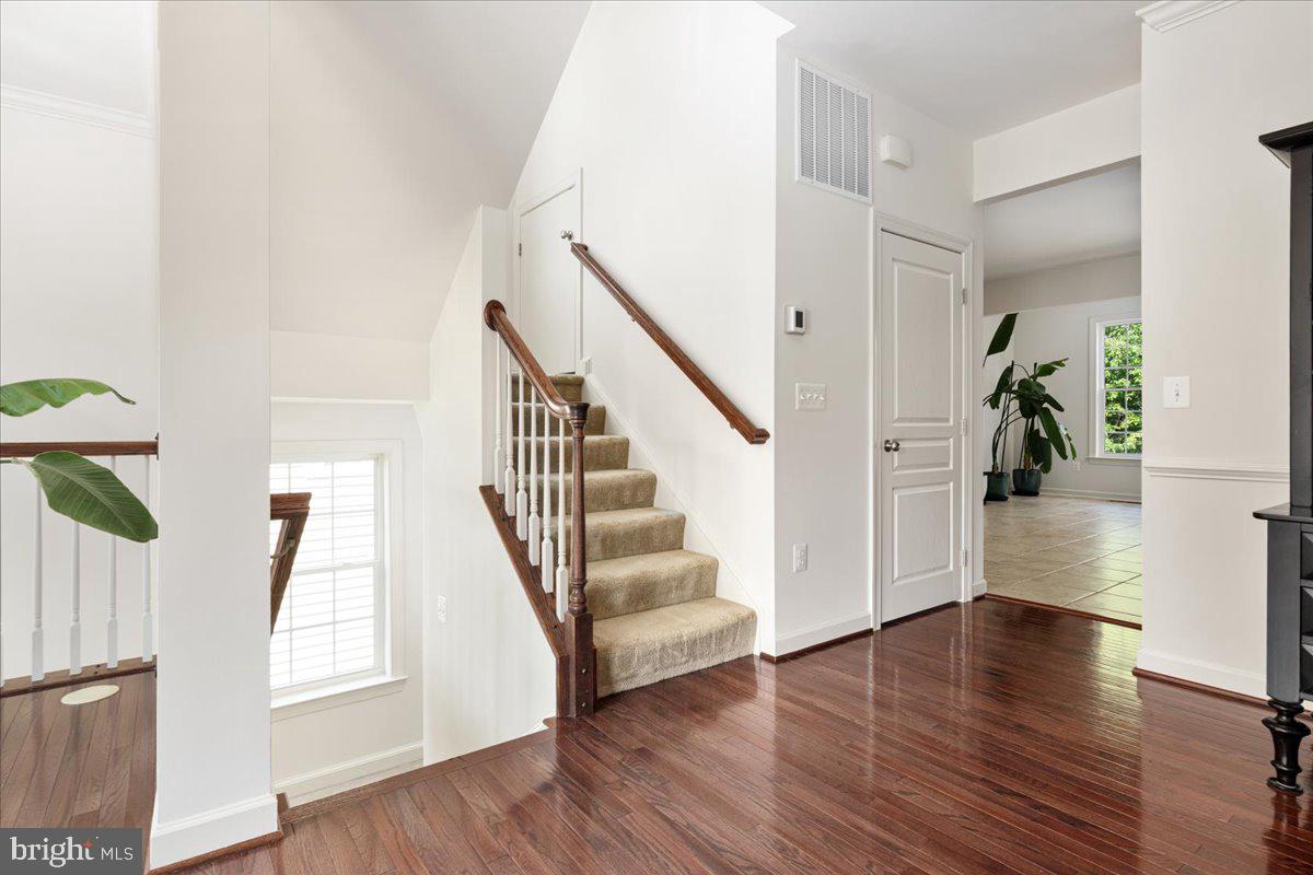 25217 BEACH PL, CHANTILLY, Virginia 20152, 3 Bedrooms Bedrooms, ,3 BathroomsBathrooms,Residential,For sale,25217 BEACH PL,VALO2102862 MLS # VALO2102862
