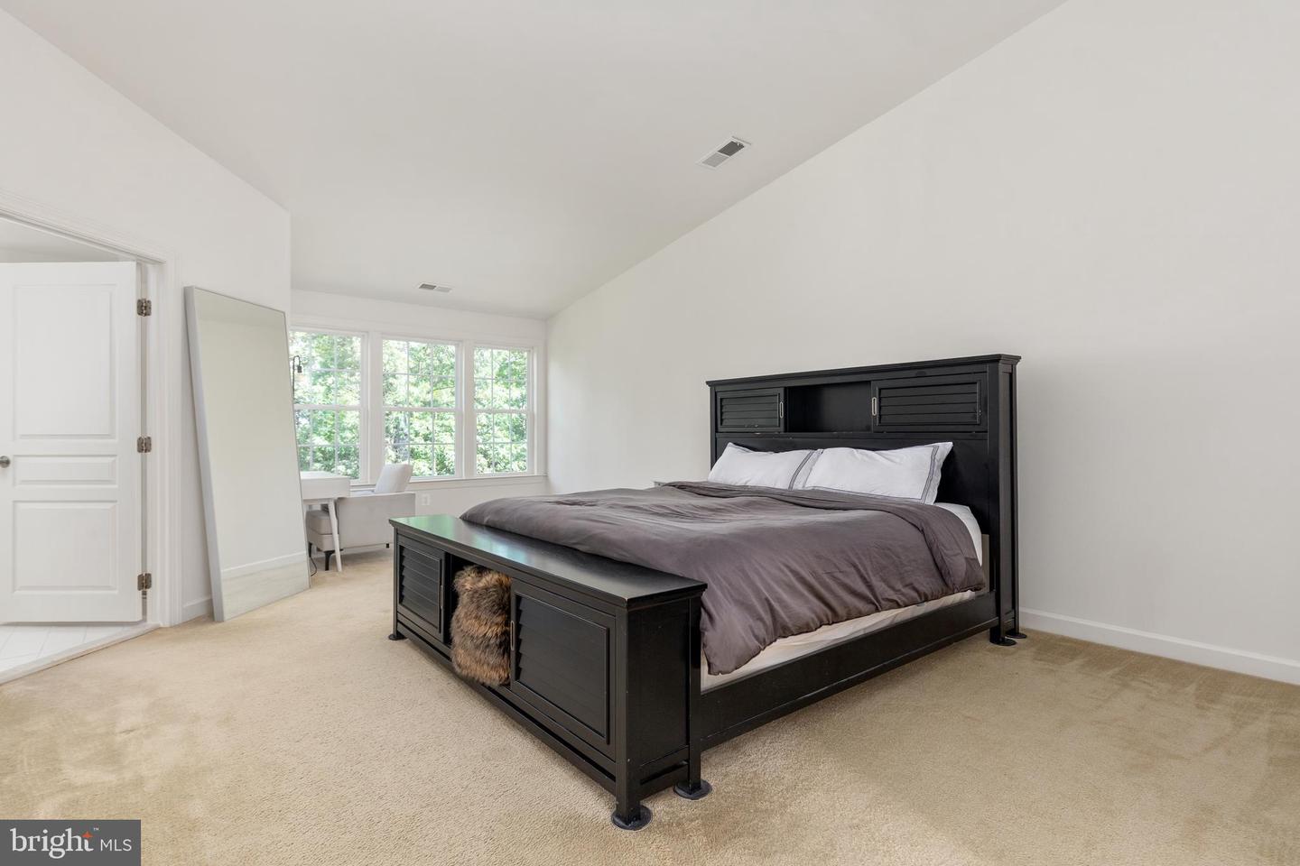 25217 BEACH PL, CHANTILLY, Virginia 20152, 3 Bedrooms Bedrooms, ,3 BathroomsBathrooms,Residential,For sale,25217 BEACH PL,VALO2102862 MLS # VALO2102862