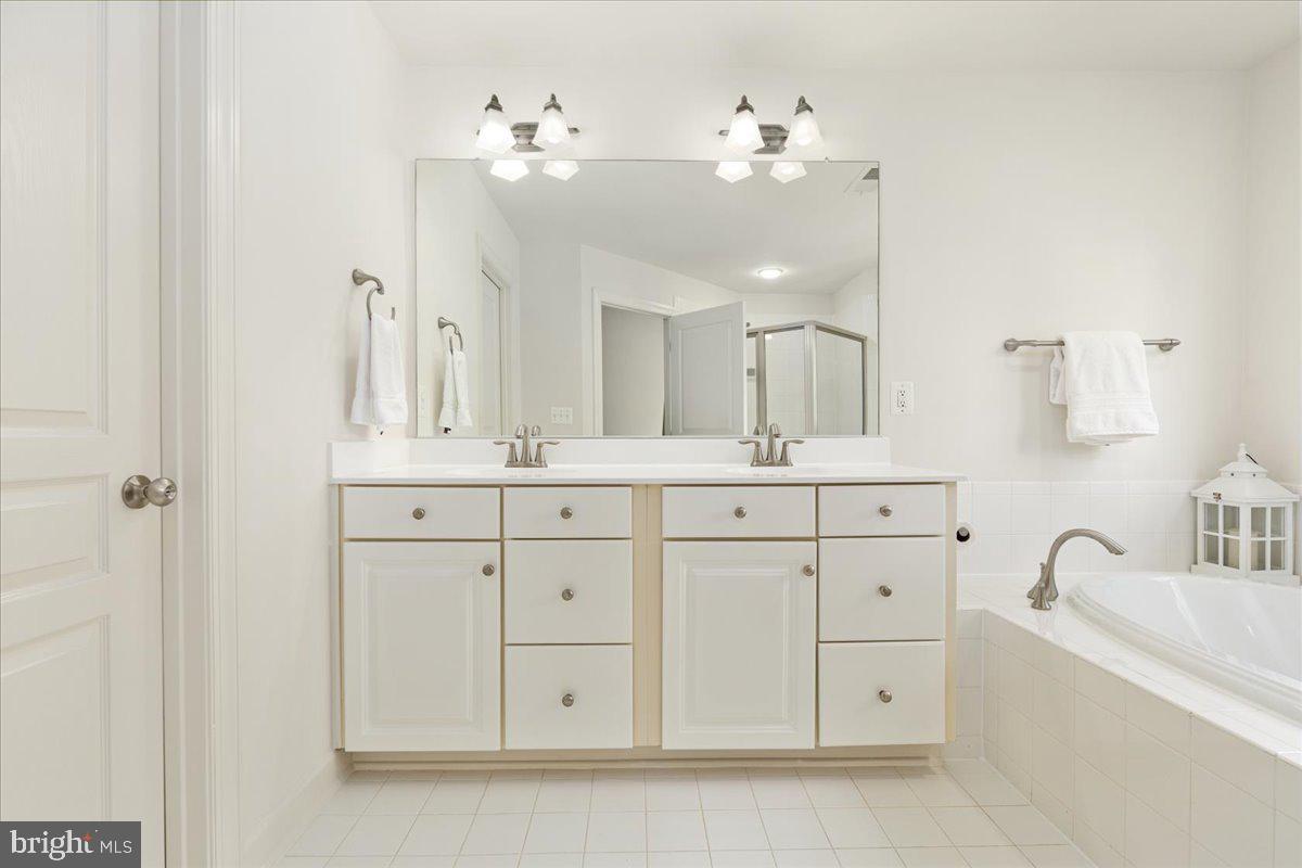 25217 BEACH PL, CHANTILLY, Virginia 20152, 3 Bedrooms Bedrooms, ,3 BathroomsBathrooms,Residential,For sale,25217 BEACH PL,VALO2102862 MLS # VALO2102862