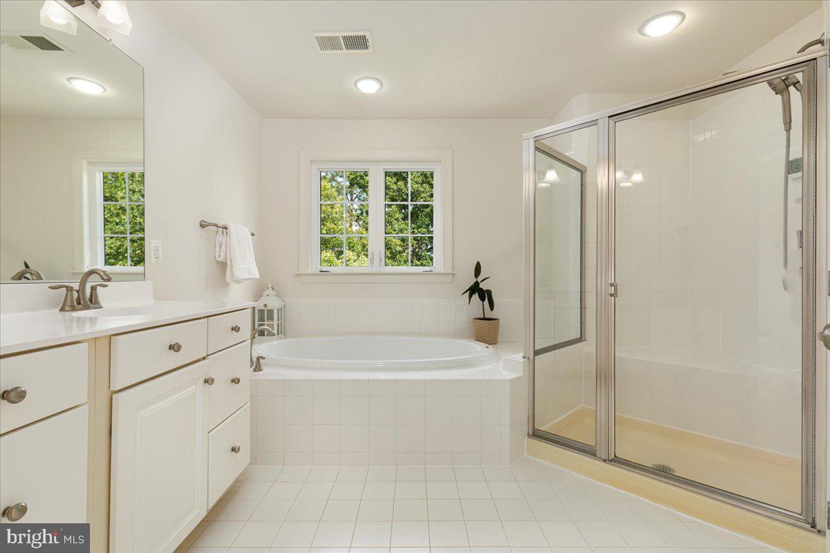 25217 BEACH PL, CHANTILLY, Virginia 20152, 3 Bedrooms Bedrooms, ,3 BathroomsBathrooms,Residential,For sale,25217 BEACH PL,VALO2102862 MLS # VALO2102862