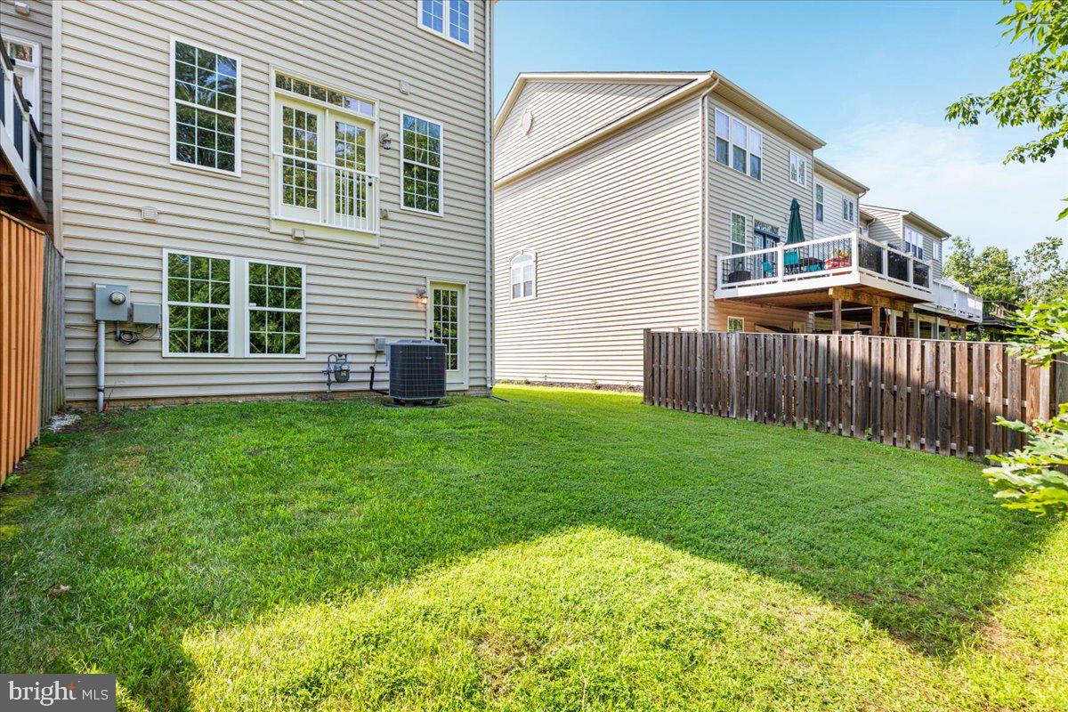 25217 BEACH PL, CHANTILLY, Virginia 20152, 3 Bedrooms Bedrooms, ,3 BathroomsBathrooms,Residential,For sale,25217 BEACH PL,VALO2102862 MLS # VALO2102862